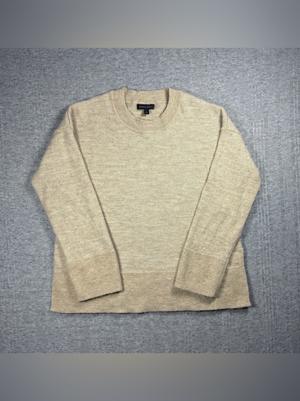 Banana Republic Sweater Alpaca Blend Crewneck Women’s Size Large Beige Soft